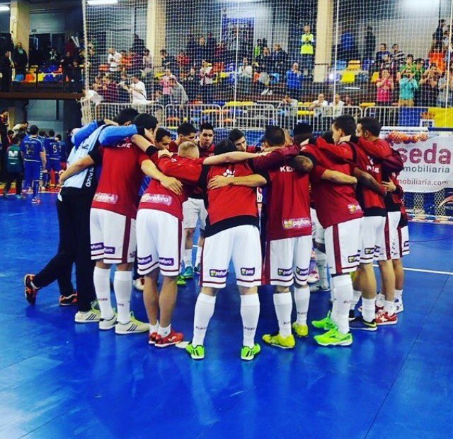 Elchymou's tweet photo. Orgullosisimos de vosotros, EQUIPO. Luchasteis hasta el final. Lo disteis todo. #MareaRoja #SiempreConElPozo 🔴⚪️ #GoPozo @ElPozoMurcia_FS ! https://t.co/s2KA5iODr0
