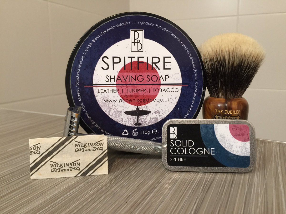 What else for 1st #sotd with <a href="/aesimpson1919/">Simpson Brushes</a> #jubilee but <a href="/phoenixandbeau/">Phoenix and Beau</a> #spitfire #allengland #wetshaving #vintage