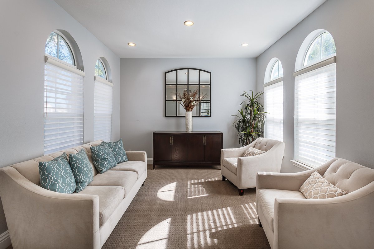 wowfactorfoto's tweet photo. #livingroom #interiordesign #interiors #realestatephotography #realestatephotographer #lightandbright #realestatephotos #stevensonranch https://t.co/hjttNIajng