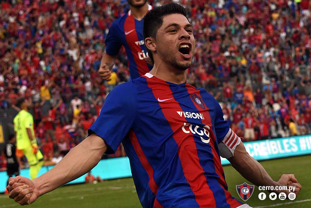 CCP1912oficial's tweet photo. ¡Los gritos de gol del "Memo" y el "Capitán" para la celebración de la mitad más 1! https://t.co/mGjZX36Y2M