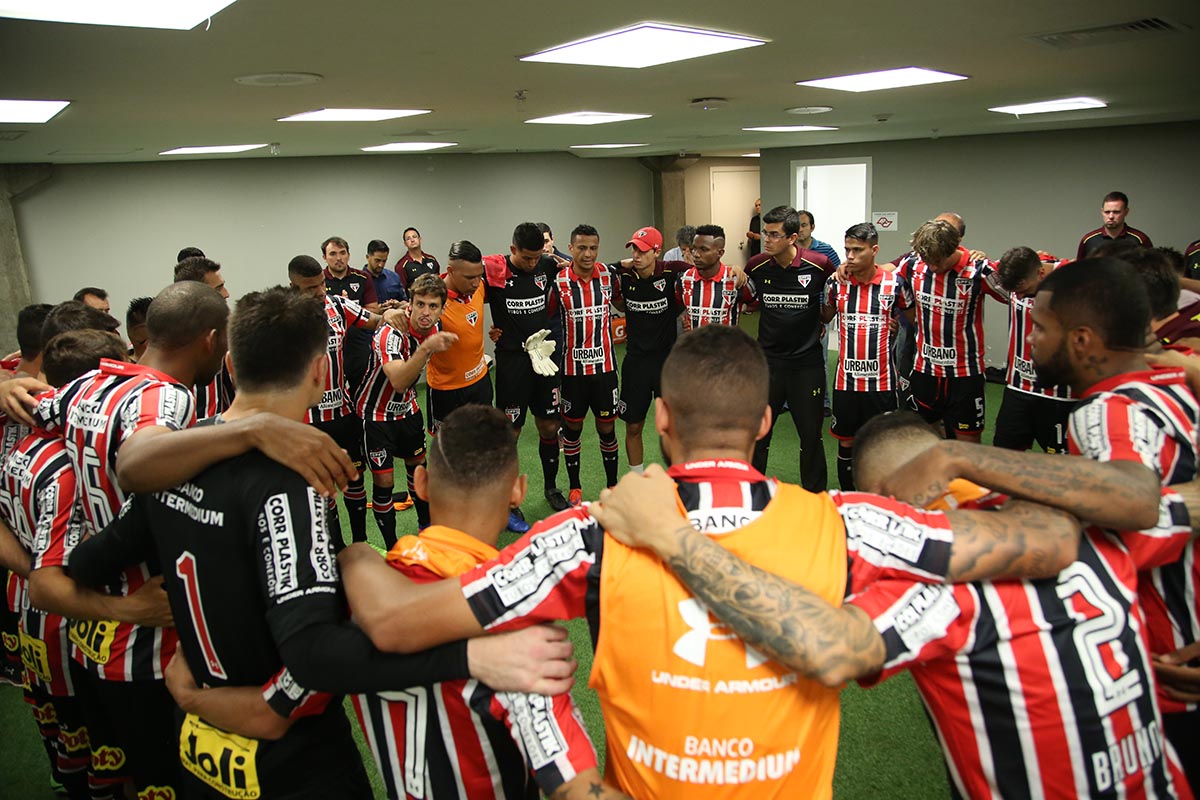 saopaulofrases's tweet photo. Eu confio no meu técnico, eu confio no meu elenco, EU CONFIO NO MEU SÃO PAULO!!! 🔴⚪️⚫️ #IssoÉSãoPaulo https://t.co/jxqzqsVgm5