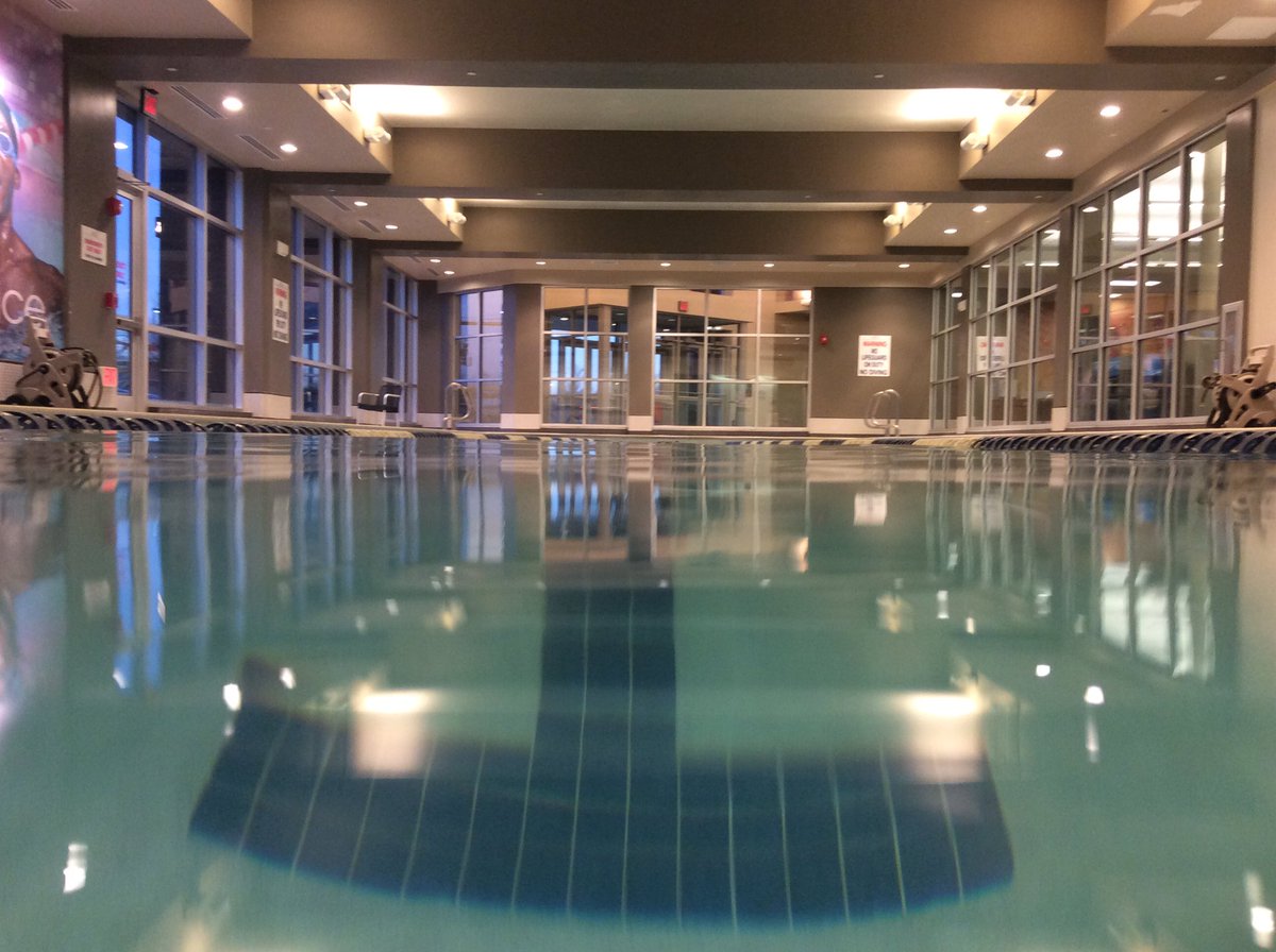 becomeanironman's tweet photo. Day 3 of consecutive swims. #ismelllikechlorine #glorydays #rev3tri #teamrev3 #rev3quassy https://t.co/swajPJrAJk