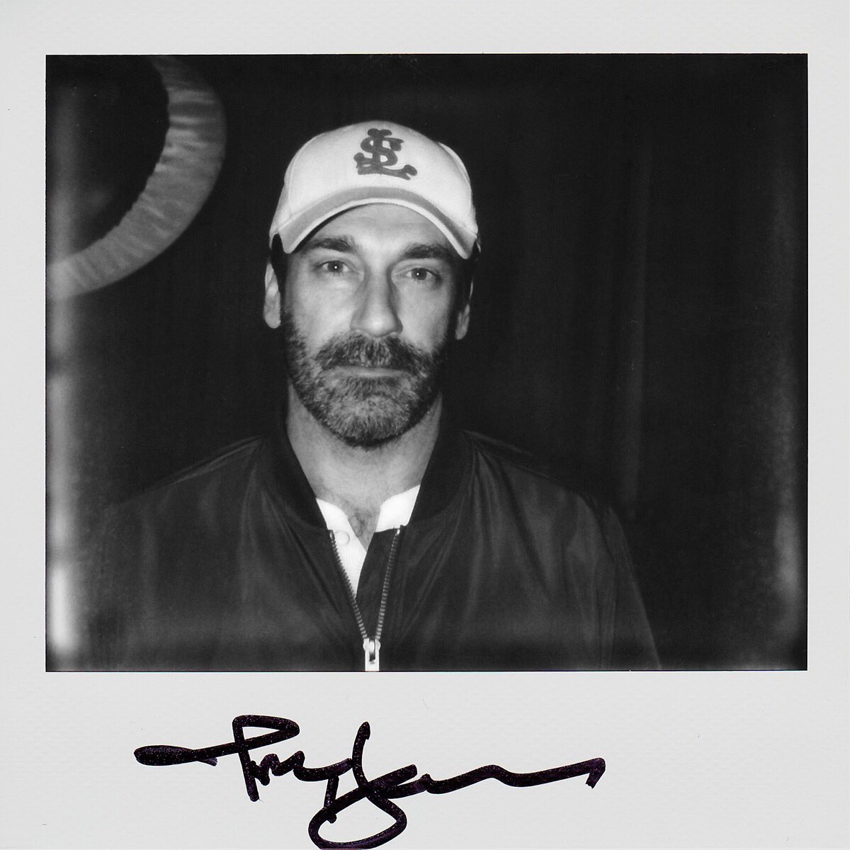 portroids's tweet photo. Bonus backstage #PCAT17 portroid: Jon Hamm in black and white. March 2017. #jonhamm https://t.co/197H5SC08n https://t.co/eaeFV5N8uM