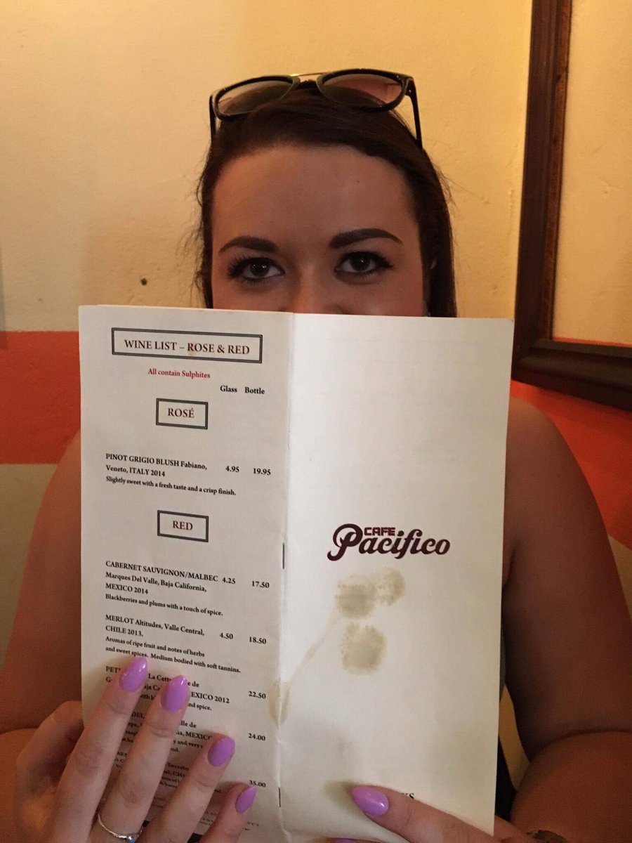 saffronajohnson's tweet photo. When you love food so much your birthday consists of Mexican and #krispykreme 💛 #HaveMoments #food https://t.co/3fICe6g9SM