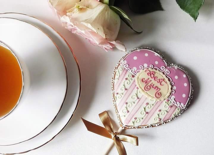cookieartlondon's tweet photo. #win this lovely #cookie pop for MUM! RT and follow for a chance. #giveaway #Competition #comp #MothersDay #bestmum #muminamillion https://t.co/uEo6ZzoWZr