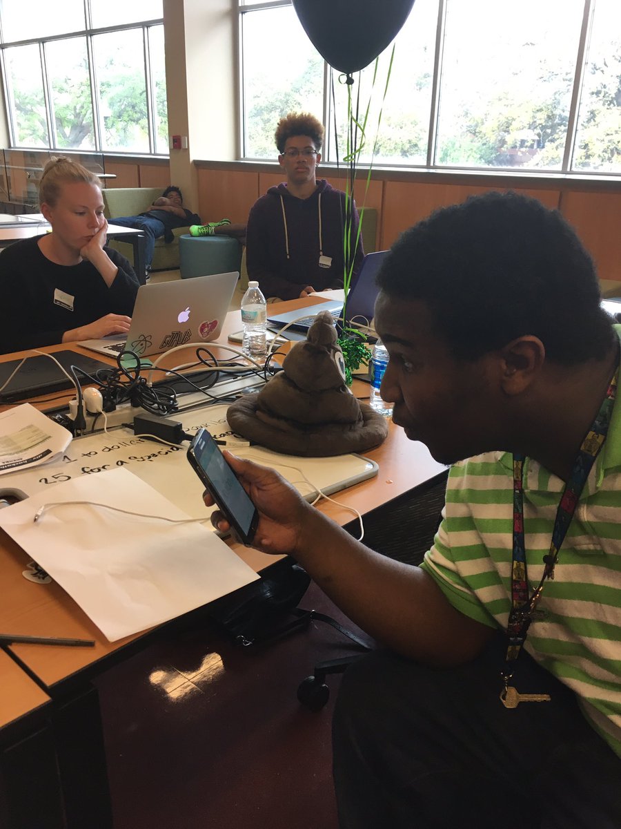 IAmThePipeline's tweet photo. We're so hyped to see what other groups have created! #HtisIT #divhackathon #iamthepipeline #hbcubuzz https://t.co/y8sYvCAhJH