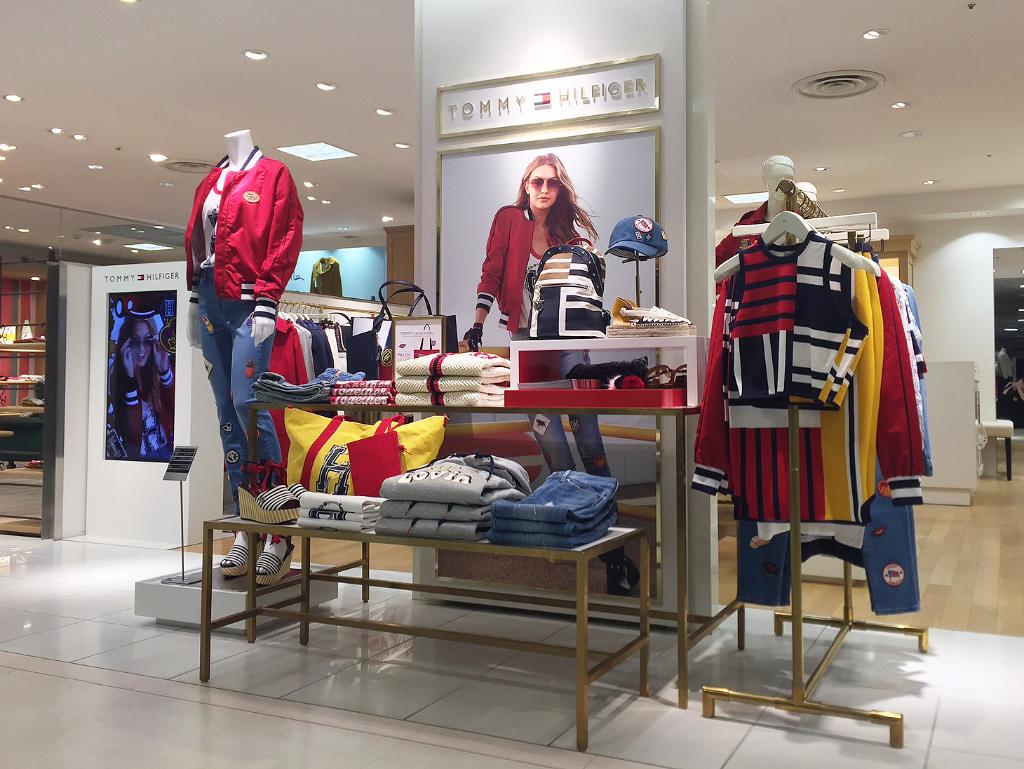Tommy Hilfiger Japan トミー ヒルフィガー 大丸神戸店 ウィメンズストアが４階にニューオープン 春物が揃った充実のラインアップを店頭でチェックして T Co Pvdfpiivf2