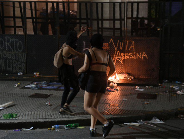 bxbelen's tweet photo. Le voy a contar al resto lo violenta que sos. https://t.co/7QwjDpGTMO