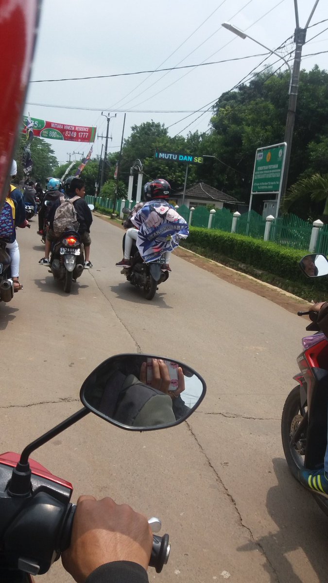 Pagiiiii.. Kaya nya smlm mimpi gak enak nih 😂
Tetap tertib dalam berkendara kemanapun tujuan anda 😉😉