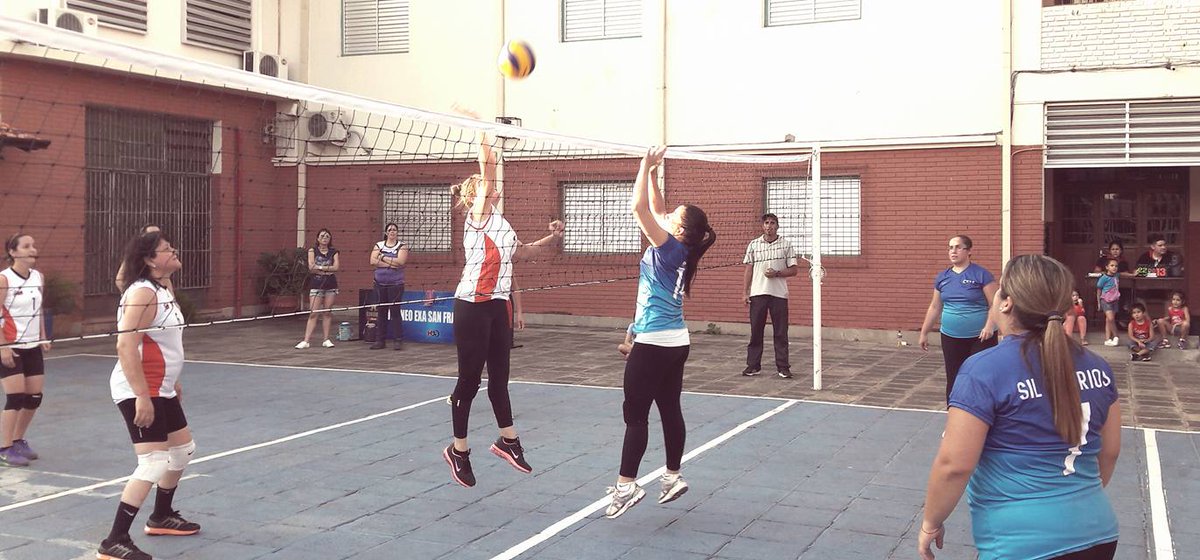 exaCVSF's tweet photo. Voley femenino en la #CopaVerano2017 #ExaCVSF https://t.co/LTKstrULFo