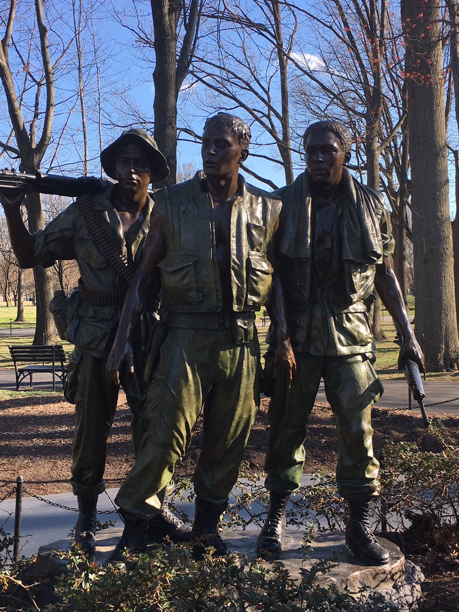 MrsBlaue's tweet photo. #VietnamMemorial #PipkinDC https://t.co/4av5U2NFE7