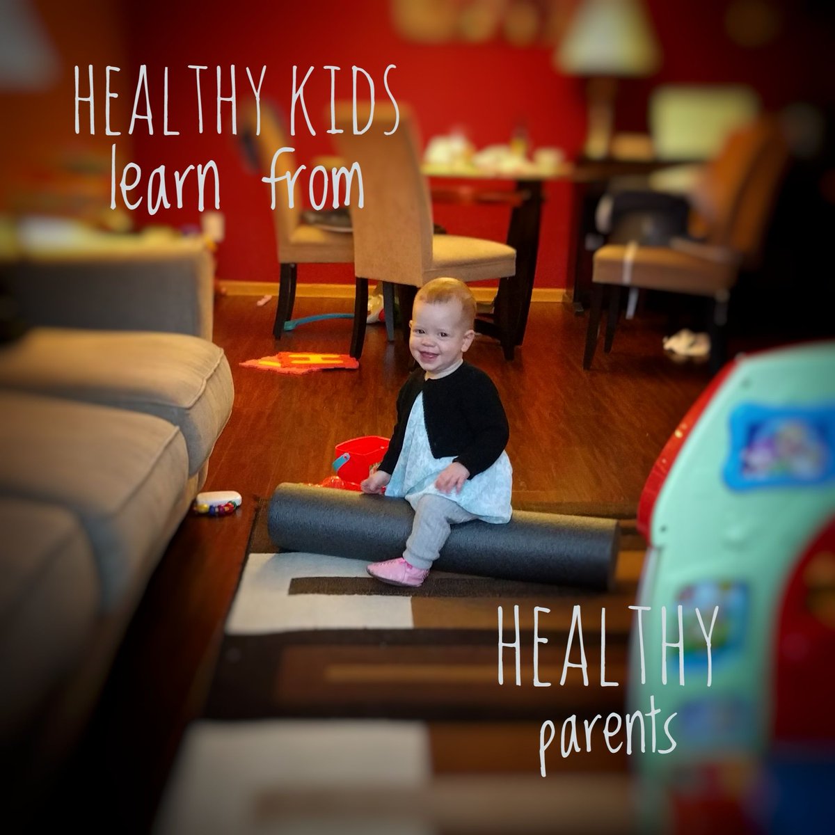 MattMaus's tweet photo. This kid just mimics all of her daddy's actions! Glad I can be a good example!! #newdadroutine #fitfamily #cleaneating #cleanliving https://t.co/9AjlHCyJjc