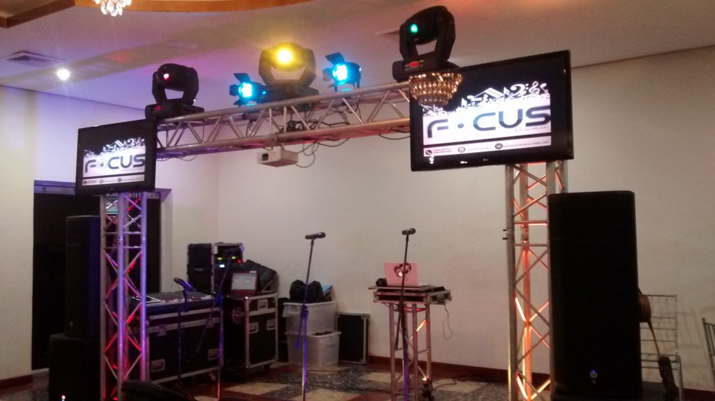 grupofocusvzla's tweet photo. Somos Focus Latín &amp; Pop Music, contamos con sonido e iluminación profesional para tus fiestas https://t.co/DAdawChnIH