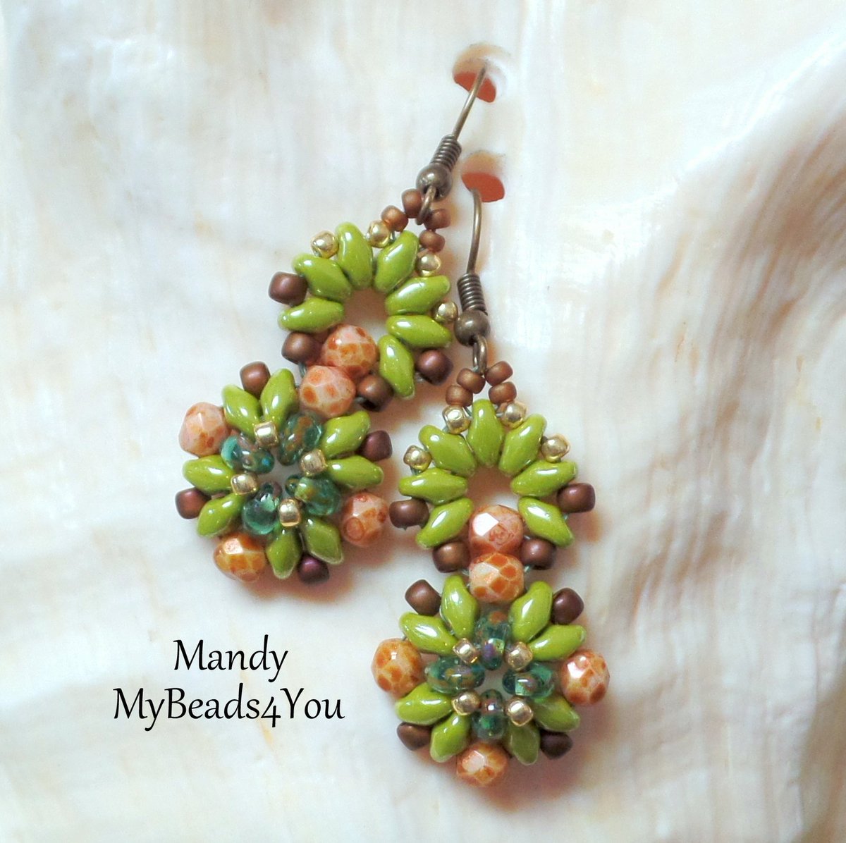 #Handmade #Jewelry ready 2 wear or #DIY
#etsychaching #epiconetsy #etsyshop #craftshout #craftbuzz #jewelryonetsy
crwd.fr/2m9PUM6