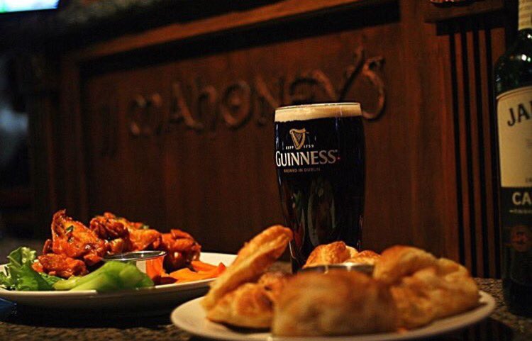 SmithNotSmith_'s tweet photo. #MarchMadness is upon us here at #SmithNotSmith ! #threebullbrewing #TSSfab #JJmahoneys #CapHM https://t.co/HzXUIOsTHg
