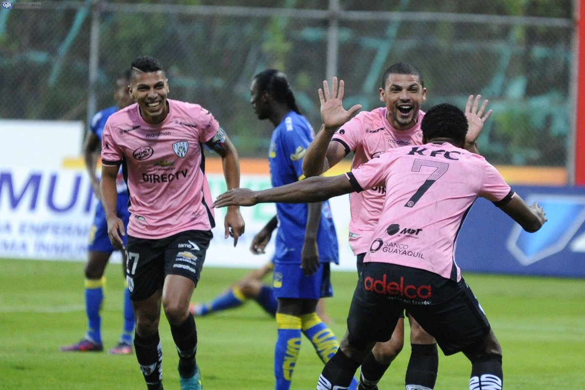 jp6Segovia's tweet photo. Este es el camino...jugando así vamos a ganar más de lo que vamos a perder...a seguir mejorando #NunaDejesDeSoñar #otrogol #vamospormas 💪🏾⚽️ https://t.co/ugWjamz0Wz