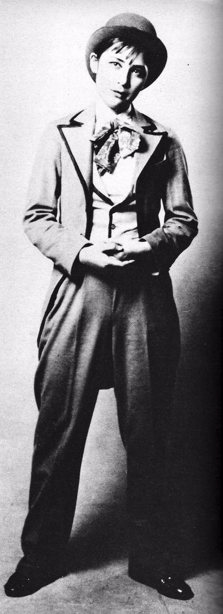 男装の麗人に惚れる文化はどれくらい前から受け継がれているのか 曾祖母だと水の江瀧子かな これが宿業か Togetter