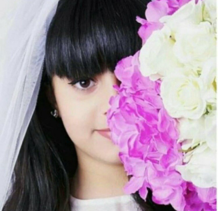 حتى لو انك  ماتحس  بحضوري
يهمني  جدا  اتابع  حضورك
وانشر  قصيد  مايوصف  شعوري
مجرد  ابيات  هدفها  مرورك "