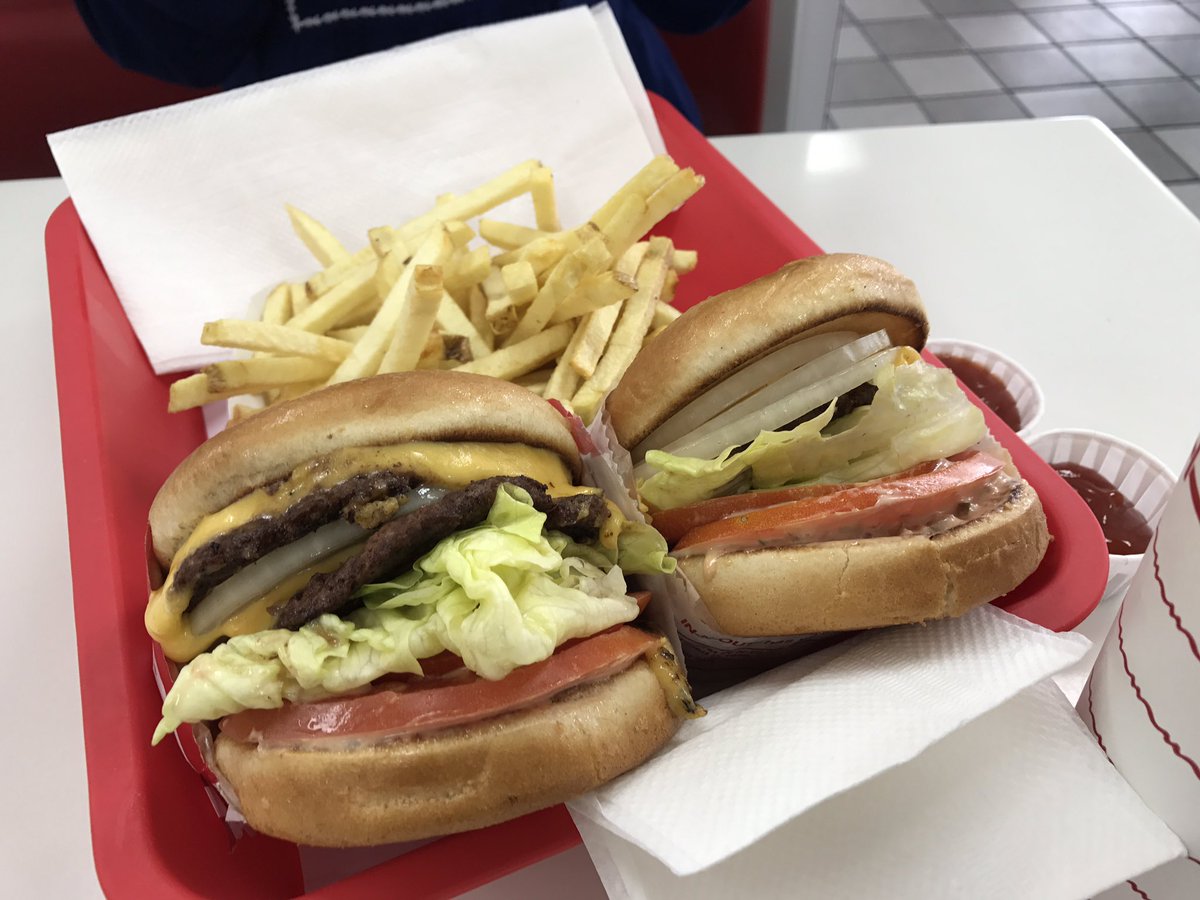 자 이제 이거 하나 남았다. 쉑쉑버거가 Spc손에 넘어갔으니 이걸 놓이면 안된다. 인엔아웃버거 in 가로수길을 기획해야지.