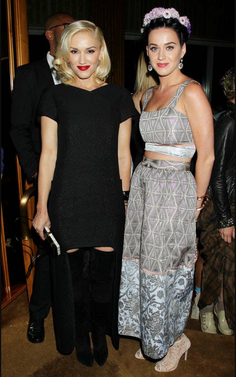 GwenQueenn's tweet photo. @katyperry & @gwenstefani should collaborate😻
Just saying... #ThatWouldBePerfect https://t.co/vrtkbSQgzc