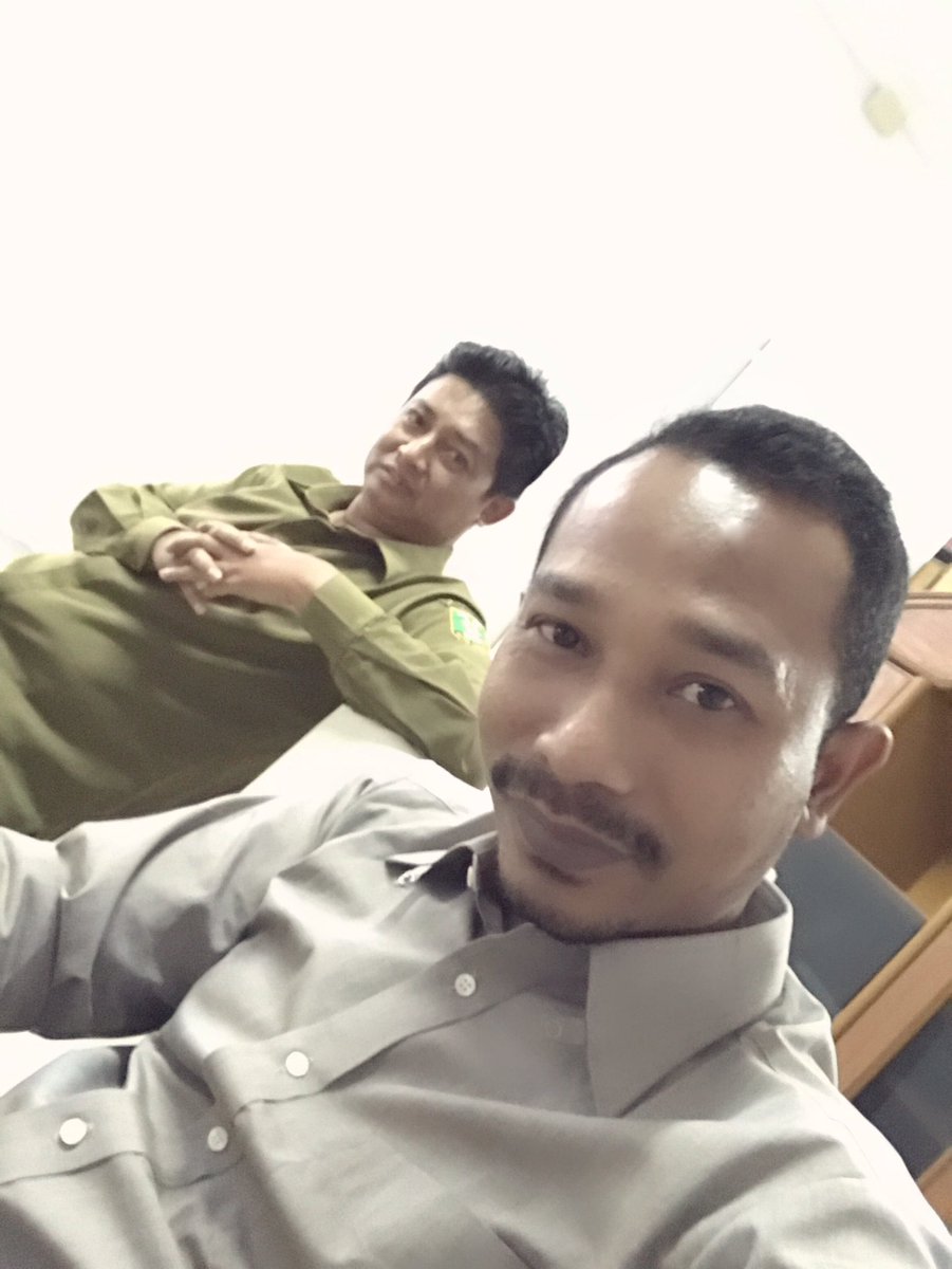 moenaweir's tweet photo. Bersama kasi #PMD &amp; kabag Hukum Kota Sabang membahas/validasi #Perwal tentang pengelolaan/alokasi DD dan ADD. @AhmadErani @DirjenPPMD https://t.co/0gV2RyFCMR