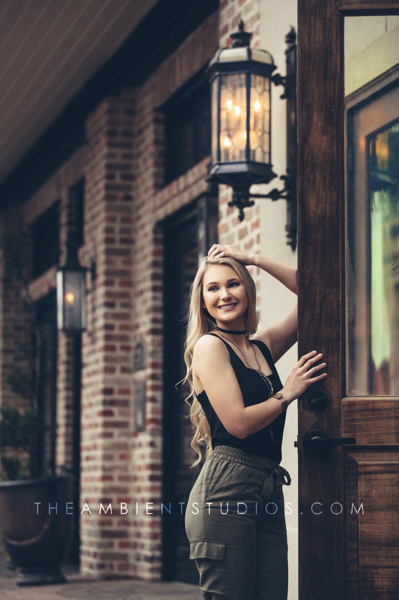 ambientseniors's tweet photo. @_aimeeholland brought her own kind of summer on today's session #BeAmbient https://t.co/AVeEBTBjhx