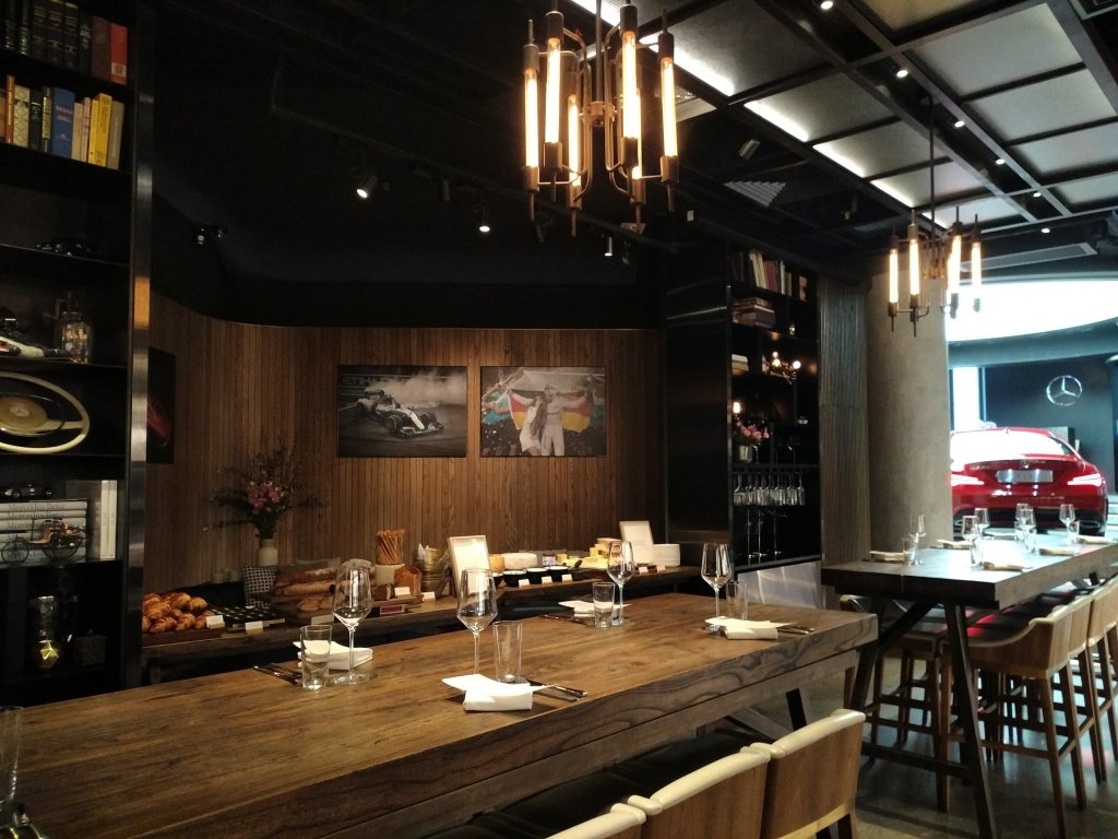 Chopstixfix's tweet image. New Blog Post: Sunday brunch at Mercedes Me- gluttony at its height! chopstixfix.wordpress.com/2017/03/13/com…