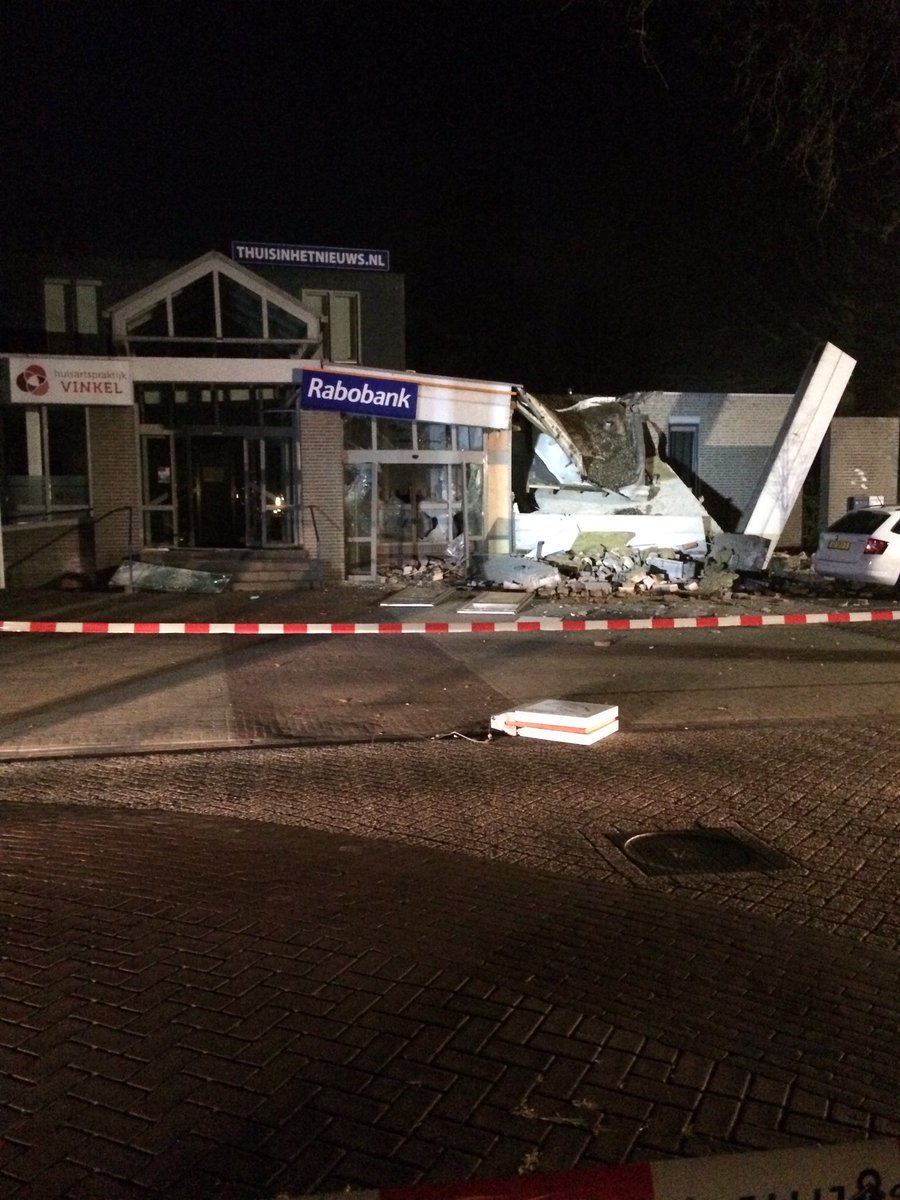 Dannylangens's tweet photo. Plofkraak Vinkel @omroepbrabant @brabantsdagblad https://t.co/sz92inEIhz