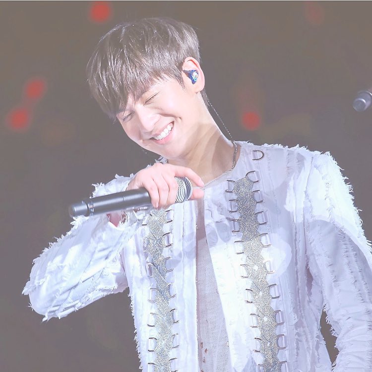 bbbi_chanwoo's tweet photo. 🌼🌼チャヌの幸せが私の幸せ🌼🌼

#iKONICだよコニギだよって人と繋がりたいのでgetladyって意味を込めてrtしてくれればshowtimeという意味を込めてお迎えに行きますのでファボよりもrtお願いします https://t.co/K8vhaNggzN
