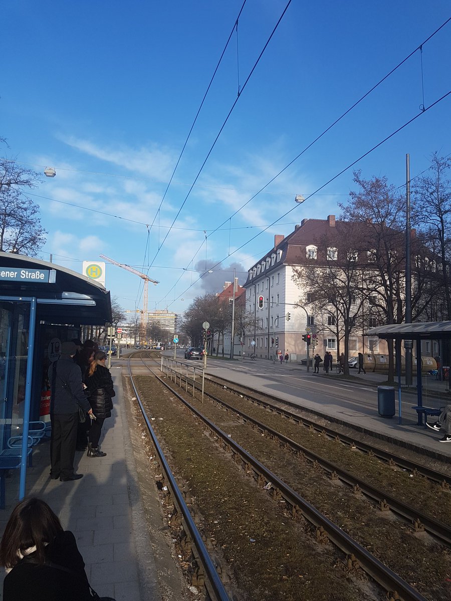 Brand in Neuhausen. Feuerwehr ist schon da.