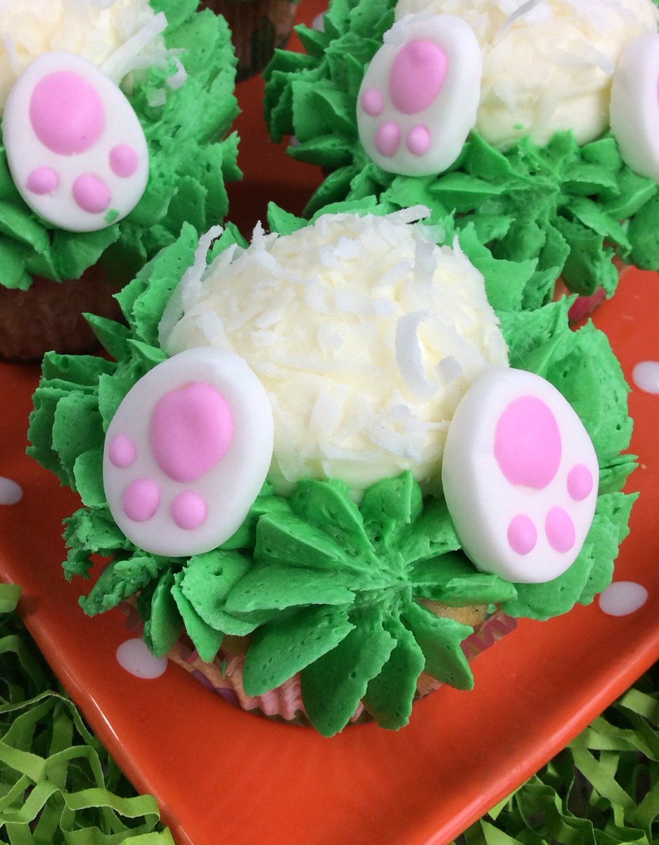 blm03's tweet photo. Bunny Butt Cupcakes https://t.co/lsCVEAqy11 https://t.co/CCPCzWyvAN