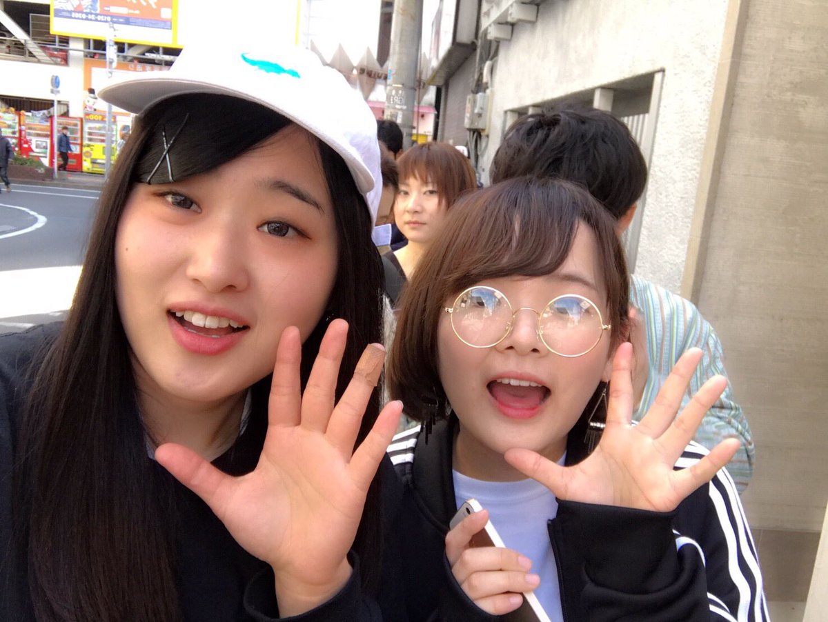 kaaaaz0_0's tweet photo. ONTAQー！福岡ー！✈️
初のお泊まり遠征楽しかった！(いつもは車中泊🚌)
こんなに好きなバンド見れるって幸せだな〜楽しいな〜すきだな〜な二日間でした☺︎
仕事始まるし遠征なかなかできなくなるだろうから満喫できて満足🤤💓 https://t.co/bNzmkOuoaF