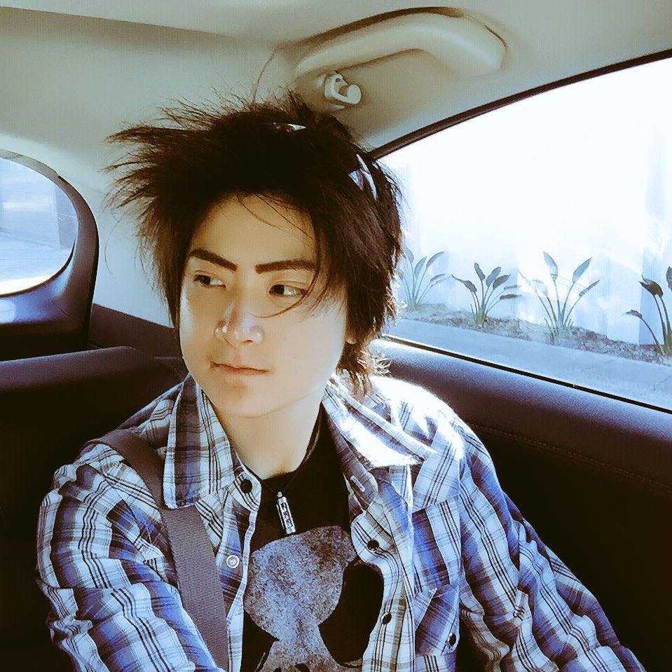 Orochi X On Twitter My Messy Hair Done Naturally By The Wind