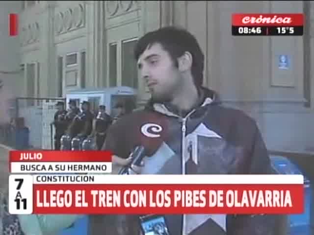 #EnVivo | Desde #Constitución . Julio está buscando a su hermano <a href="/ValenBlason/">Valentina Blason</a>