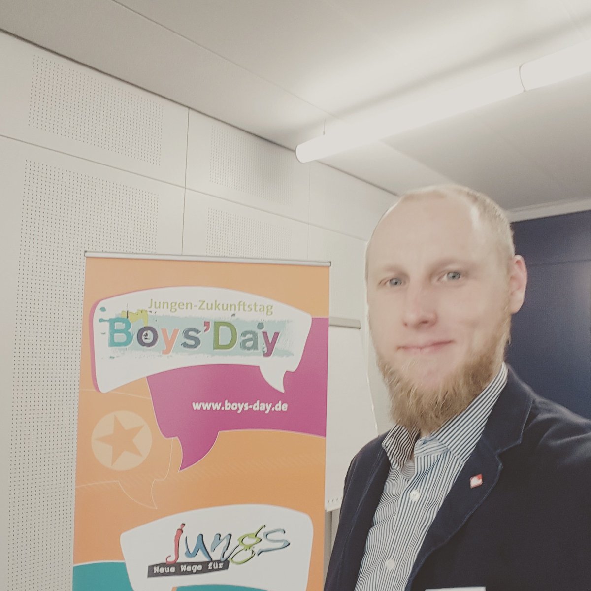 R_Jaehne's tweet photo. Netzwerktreffen girls day und boys day
#klischeefrei
#berlin https://t.co/MWo3oKHzNh