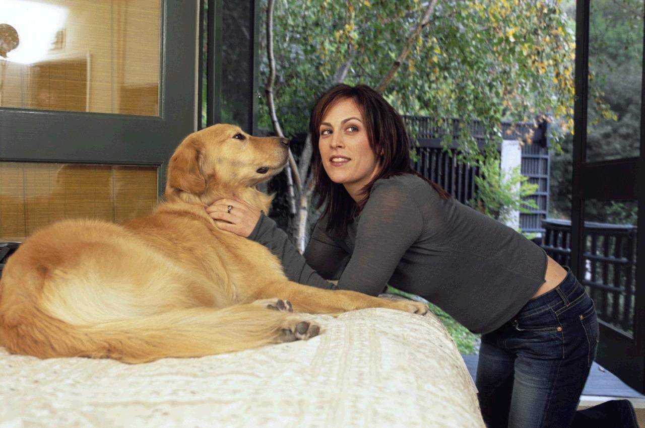 HAPPY BIRTHDAY 

Annabeth Gish  