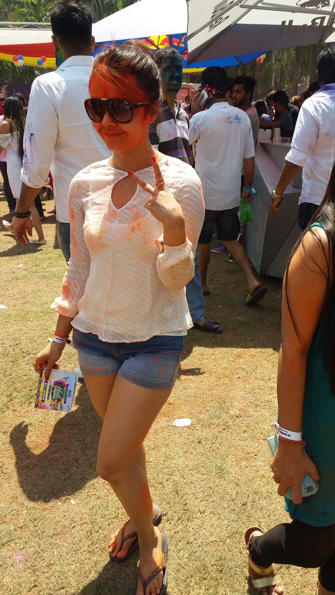 indiyeh's tweet image. #deboleenabhattacharjee #sathnibhanasathiya #HappyHoli #celeberation