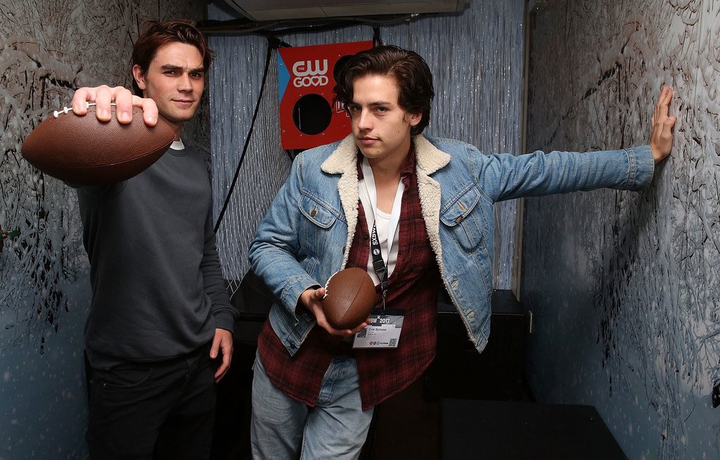 landosc0's tweet photo. cole in denim tho 😻 https://t.co/hBSg9uCgAV