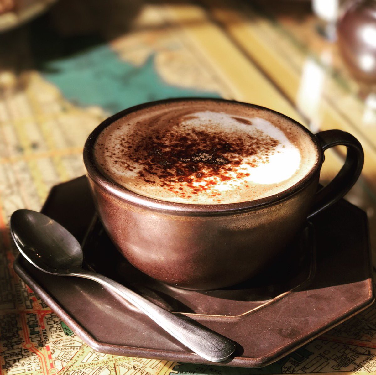 lottie_flint's tweet photo. Bloody loving #PortraitMode on the new iPhone! This hot chocolate looks even more delicious ☕️ Could do with another right now 😴 #mondays https://t.co/2RoCr5j0Vb