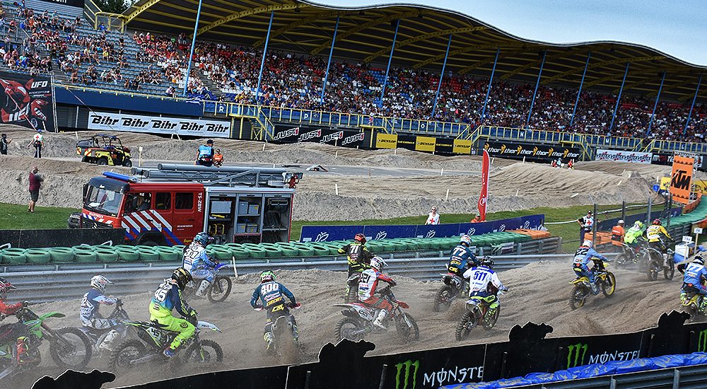 StHappySmile's tweet photo. Vandaag is aanmelden voor #BSB mogelijk. Later vandaag ook mogelijk aan te melden voor de #MXGP. Lees voorwaarden! https://t.co/AVp4d8WwCW https://t.co/hrt1SHnTcx