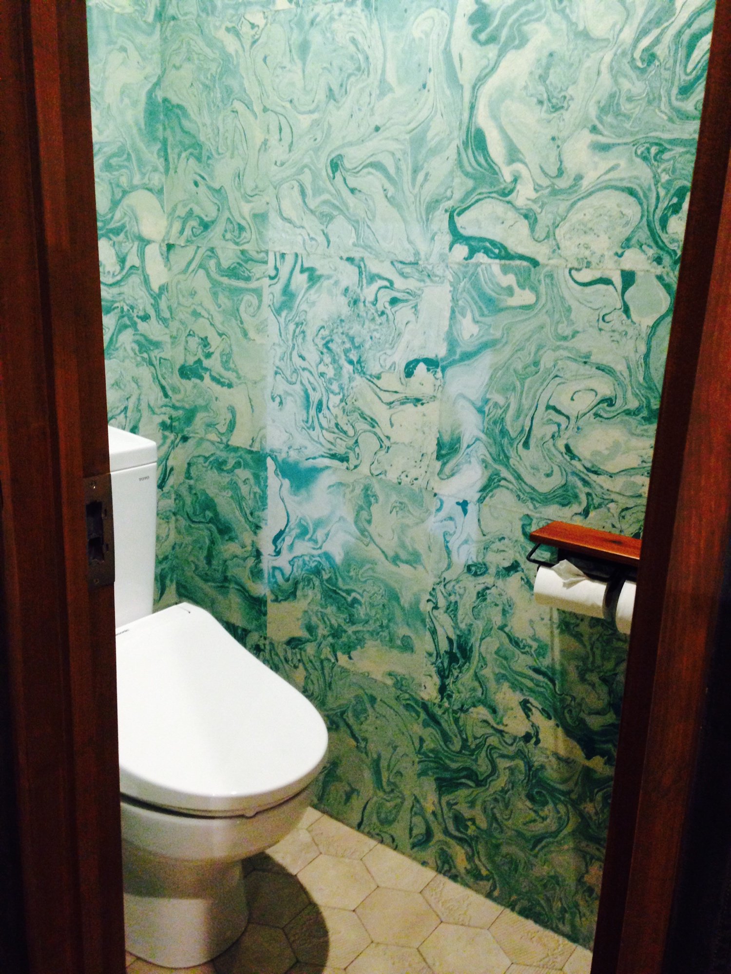 壁紙屋本舗lab 当店のトイレは で違って面白い メンズは評判の良いデニム壁紙です ちゃんとしたデニム生地なんです 大阪市 大正区 Diy デニム リノベーション T Co Psinblecs5 Twitter