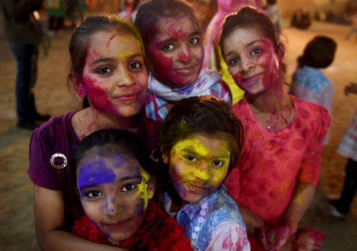ABPNews's tweet image. In Pics: #Hindus in #Pakistan Celebrate Festival Of Colours
#HoliCelebration 
abplive.in/india-news/hol…