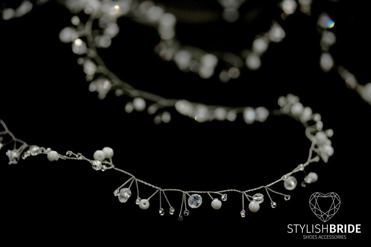 StylishBrideAcc's tweet photo. https://t.co/VuVrwq3aBM If you want a gentle and graceful wreath - it is ideal for you! #wedding #bride2be #hairvine #combs #weddingday https://t.co/kMbFpD5fjX