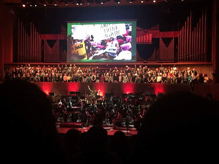 ValerieHazan's tweet image. Electrifying night performing with #voicelab​ choir @  #Mirthcontrol with all-women cast: #woworchestra , jazz collective, great soloists