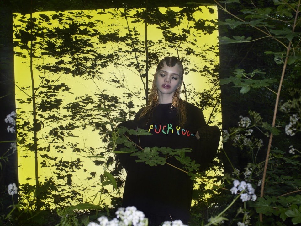 “Natural Order” catalogue imagery by Nick Knight live on <a href="/SHOWstudio/">SHOWstudio</a> 

Featuring Stella Lucia Deopito

showstudio.com/project/natura…