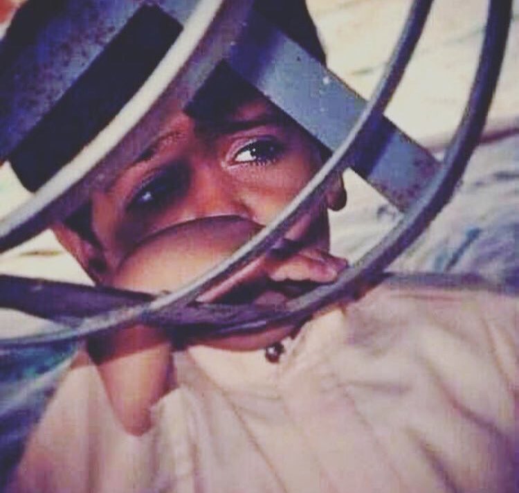 السَعاده من أجل الآخرين ..
هي يتيمٌ يرىَ صديقه نآئماً في حضنِ والديهِ 
فَـ يحبس دمعهُ و يبتسم ..!😔💔 #توجع💔