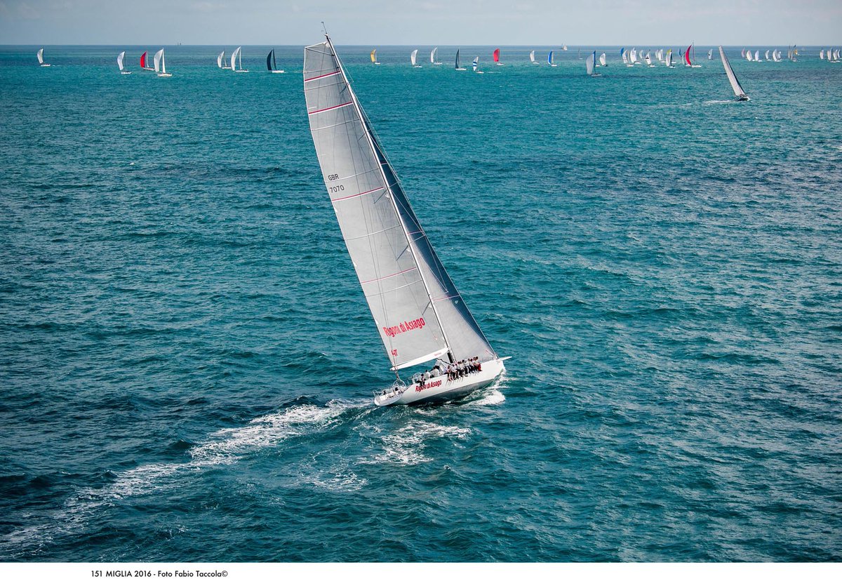 Devitalia_it's tweet photo. Cresce l'attesa per la @151migliarace di cui anche #Devitalia è sponsor. Già 60 gli iscritti @PortodiPisa https://t.co/DXxGqK99lE https://t.co/SHmdsle055