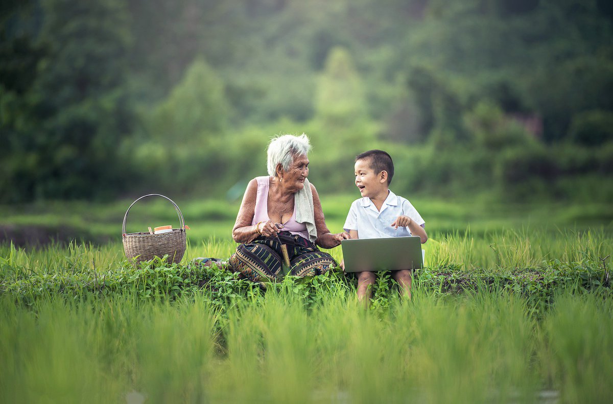 trainingmalta's tweet photo. Instead of being external spectators, people have become content creators #media #literacy https://t.co/ABNfw5mjQn https://t.co/5A0XWkRBHF