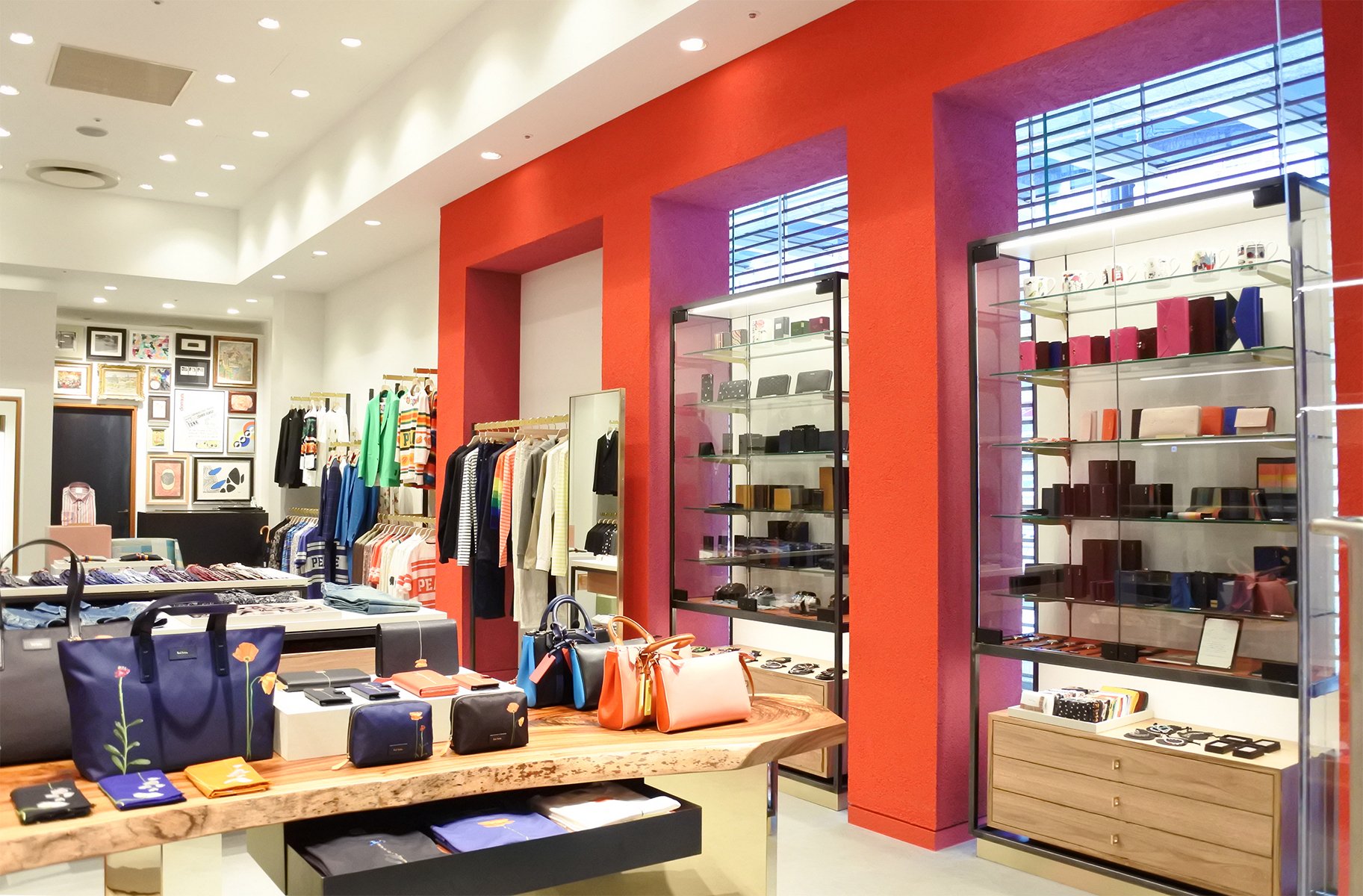 Paul Smith Japan 立川タカシマヤのポール スミス メンズショップが3月11日 土 5fから2fに移設リニューアルオープンしました メンズのスーツ カジュアルウェア アクセサリー類に加え ウィメンズのバッグや革小物も展開していますので ぜひこの機会に