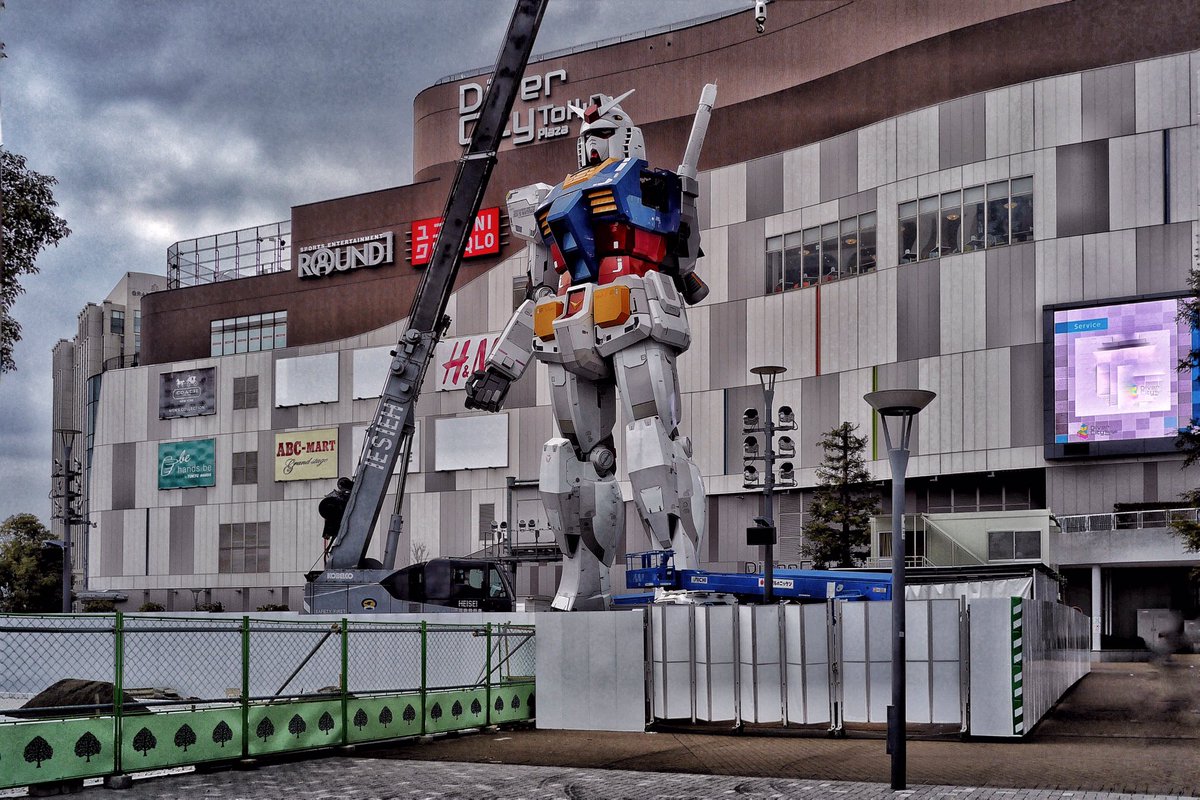 悲報 本当に解体開始 お台場ガンダム まずは左腕から T T Togetter 悲報 本当に解体開始 お台場ガンダム まずは左腕から T T Togetter